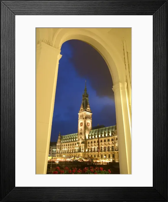 Framed Print : Hamburg City Hall in the Altstadt (Old Town) Framed Print : Hamburg City Hall in the Altstadt (Old Town)