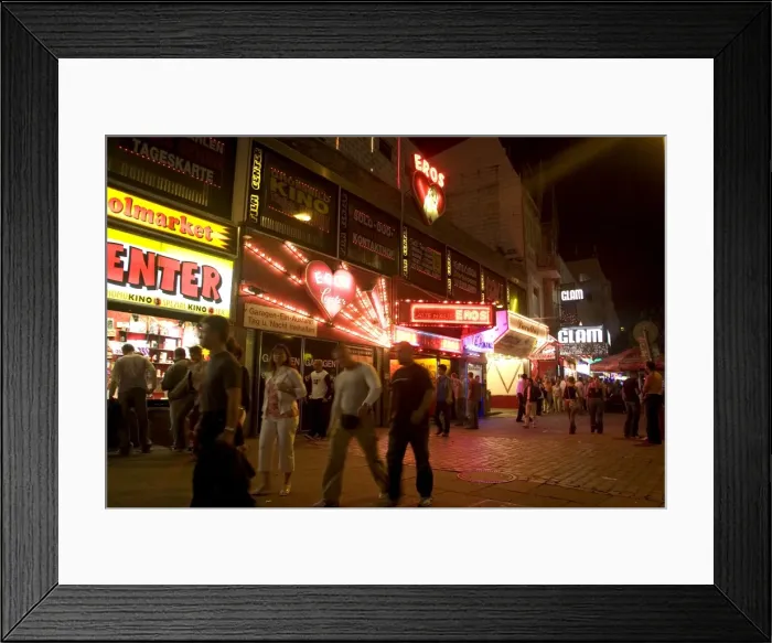 Framed Print : Reeperbahn, the red light district, St Framed Print : Reeperbahn, the red light district, St
