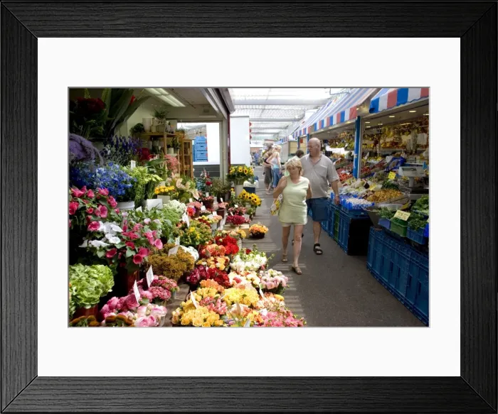Framed Print : Fruit, vegetable and flower market in the Altstadt (Old Town) Framed Print : Fruit, vegetable and flower market in the Altstadt (Old Town)