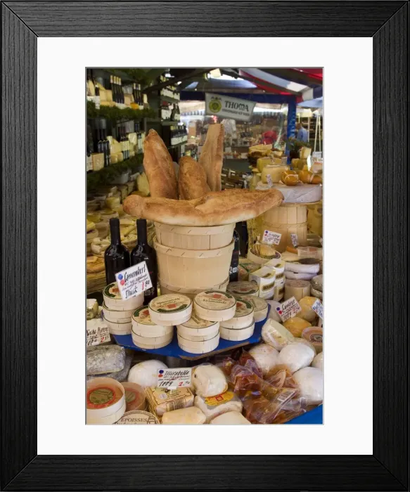 Framed Print : Cheese and bread on food stall at Viktualienmarkt Framed Print : Cheese and bread on food stall at Viktualienmarkt