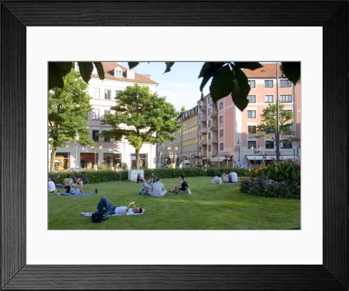 Framed Print : The beautiful Gartnerplatz around the trendy Glockenbachviertel Framed Print : The beautiful Gartnerplatz around the trendy Glockenbachviertel