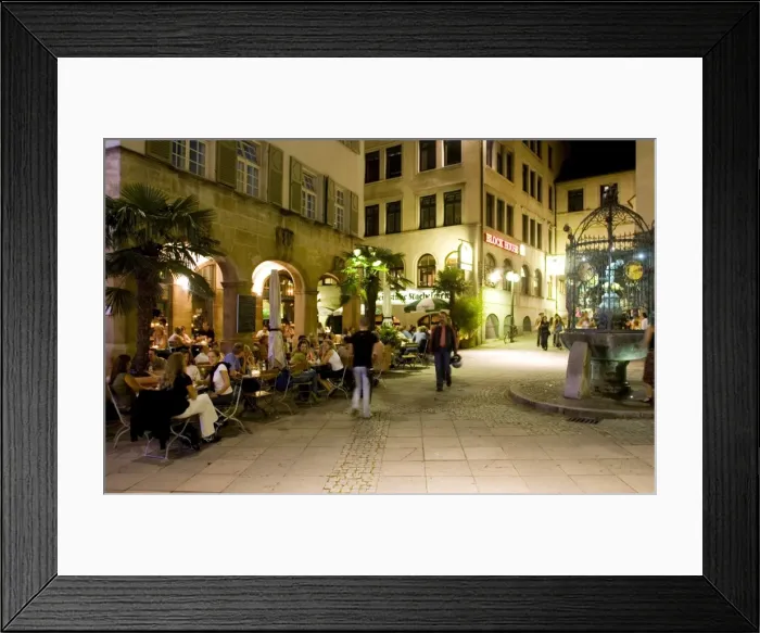 Framed Print : People sitting at outdoor cafes and restaurants Framed Print : People sitting at outdoor cafes and restaurants