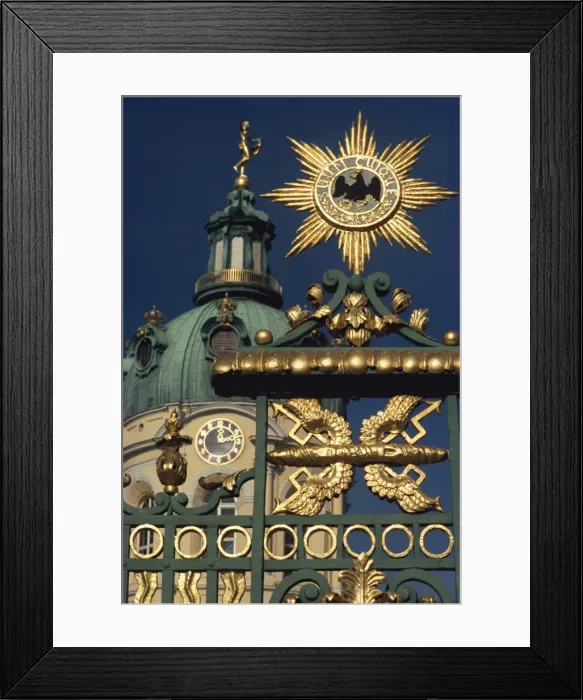 Framed Print : Detail of dome topped by Fortuna Framed Print : Detail of dome topped by Fortuna