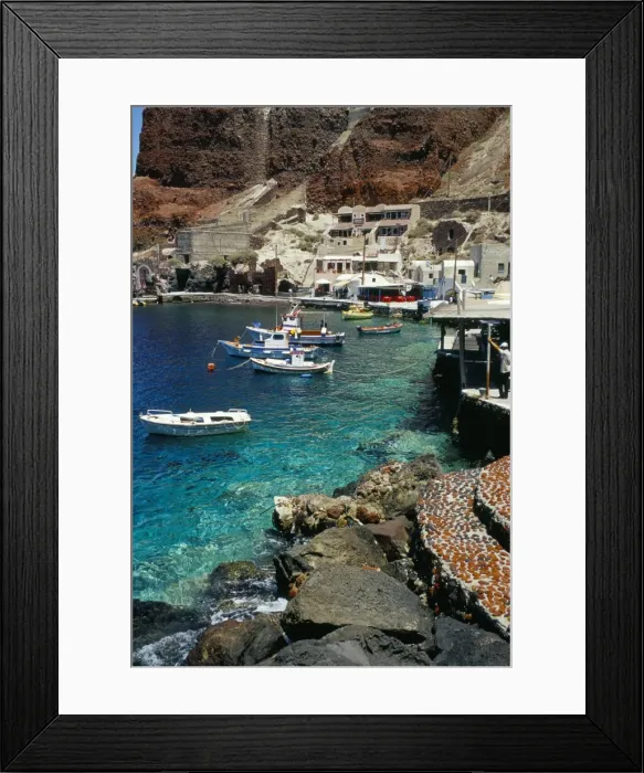 Framed Print : Fishing harbour of Oia village Framed Print : Fishing harbour of Oia village