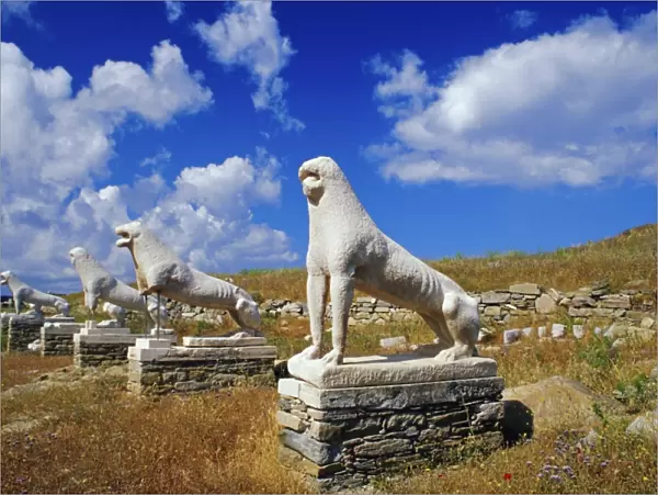 Naxian lion statues