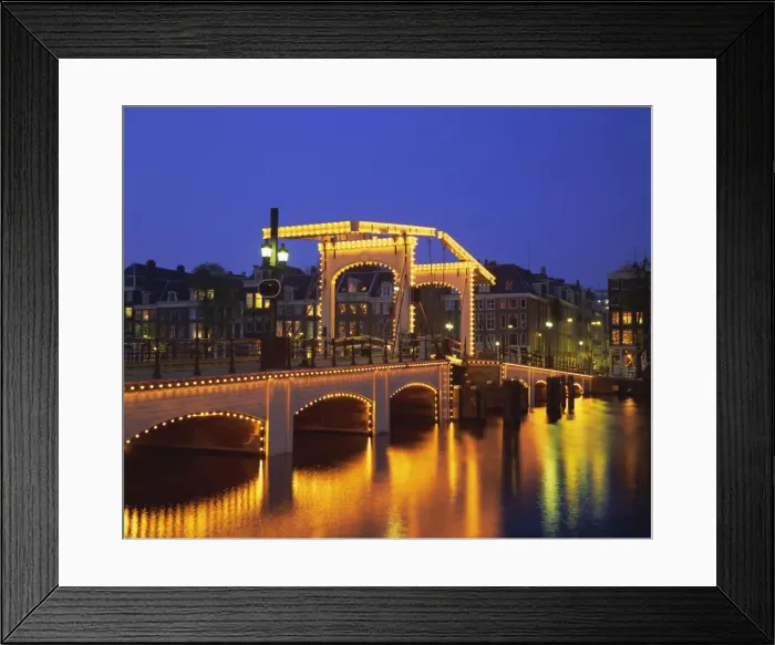 Framed Print : Magere Bridge illuminated in the evening Framed Print : Magere Bridge illuminated in the evening