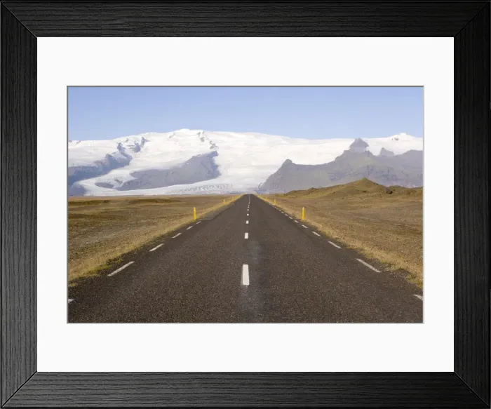 Framed Print : Empty road leading towards Fjallsjokull Glacier near Jokulsarlon Framed Print : Empty road leading towards Fjallsjokull Glacier near Jokulsarlon