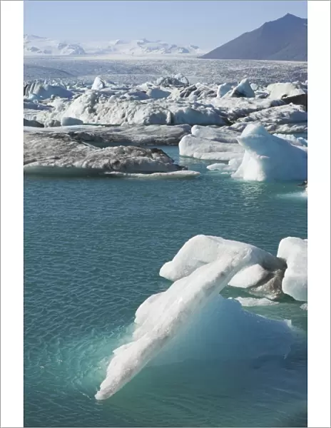 Icebergs in the glacial melt water lagoon at Jokulsarlon