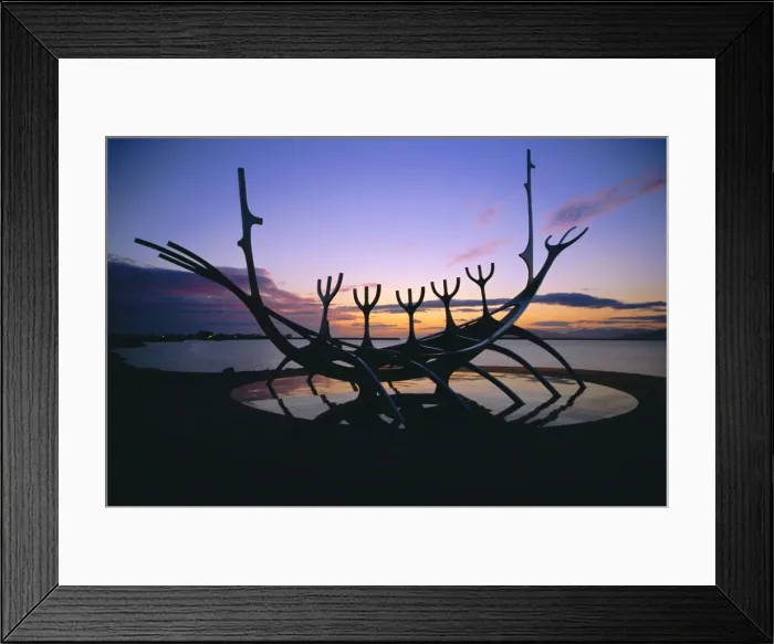 Framed Print : Seaside monument at sunset Framed Print : Seaside monument at sunset