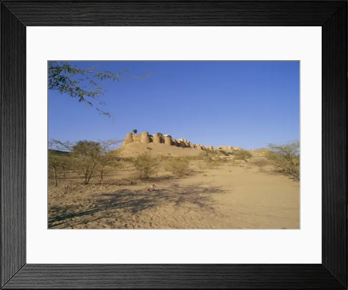 Framed Print : View of the fortified old city of Jaisalmer in the Thar Desert Framed Print : View of the fortified old city of Jaisalmer in the Thar Desert