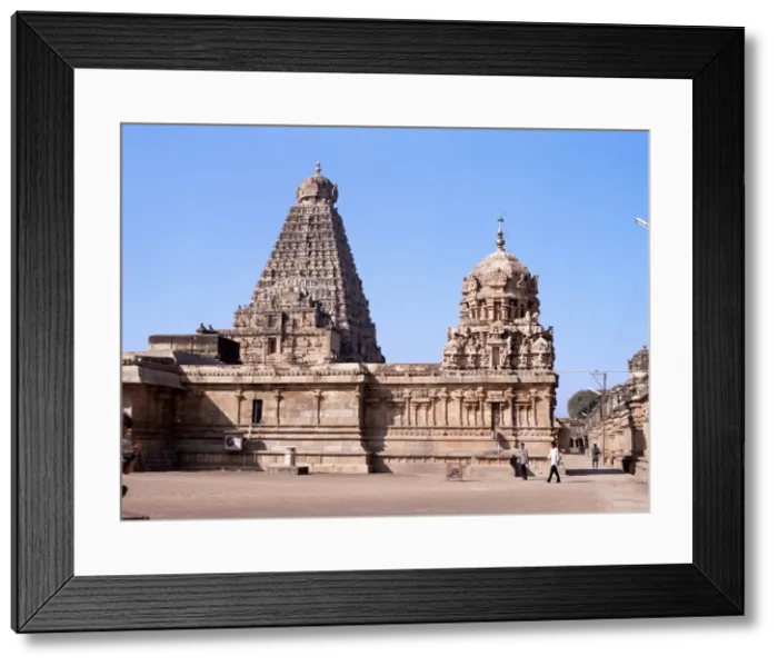 Framed Print : Vimana tower and central shrine of Brihadisvara Temple Framed Print : Vimana tower and central shrine of Brihadisvara Temple
