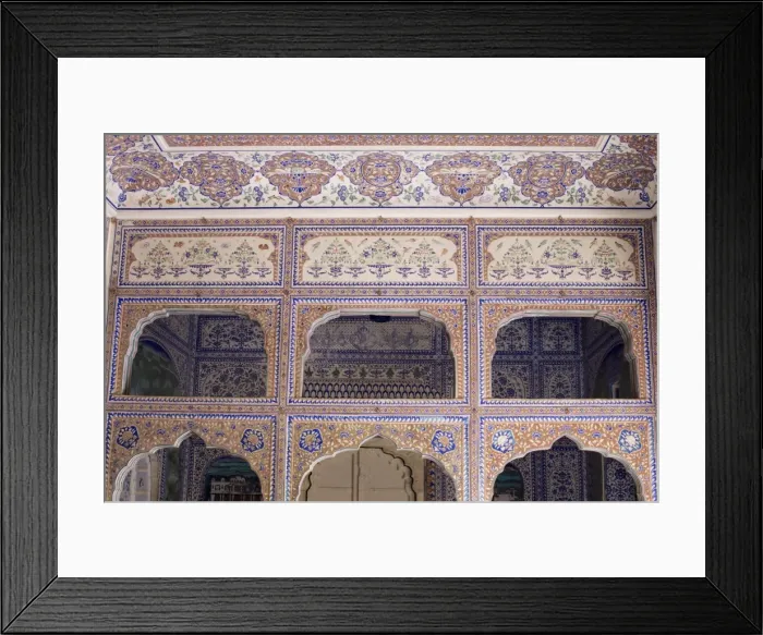Framed Print : Example of the exquisite wall painting in the Sultan Mahal (hall)
