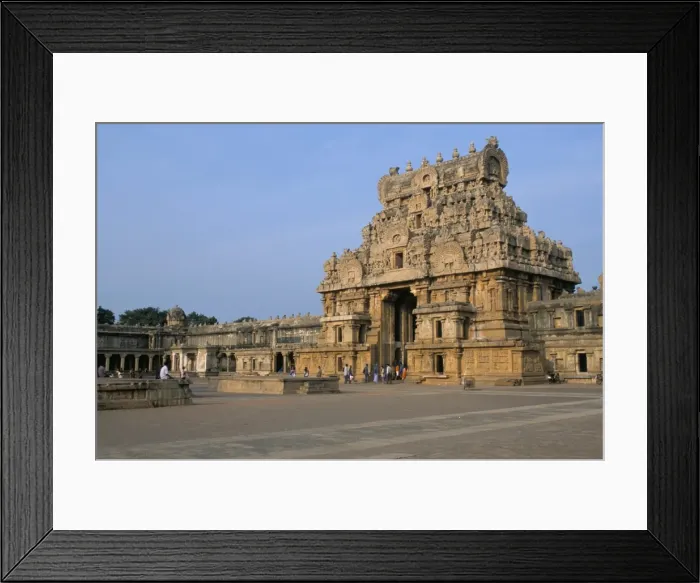 Framed Print : A 10th century temple of Sri Brihadeswara (Brihadisvara) Framed Print : A 10th century temple of Sri Brihadeswara (Brihadisvara)