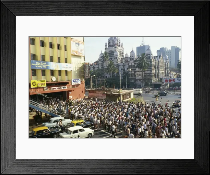 Framed Print : Crowds on crossing Framed Print : Crowds on crossing