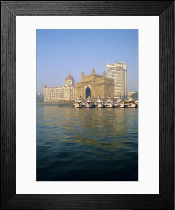 Framed Print : Gateway of India arch and Taj Mahal Intercontinental Hotel Framed Print : Gateway of India arch and Taj Mahal Intercontinental Hotel