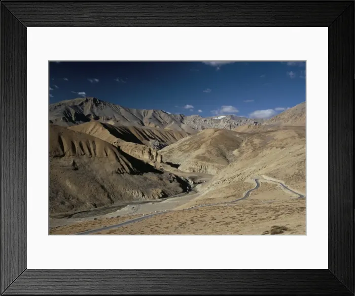 Framed Print : Crossing the Zanskar mountains near Pang Framed Print : Crossing the Zanskar mountains near Pang