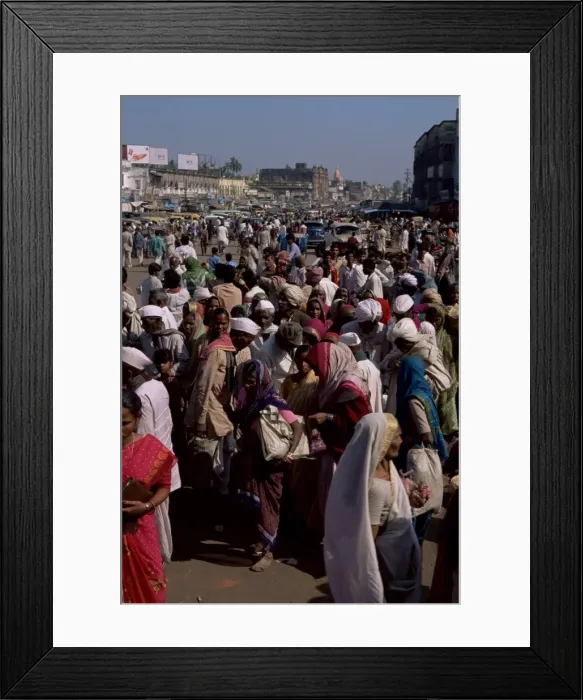 Framed Print : Pilgrims outside Jagannath temple Framed Print : Pilgrims outside Jagannath temple