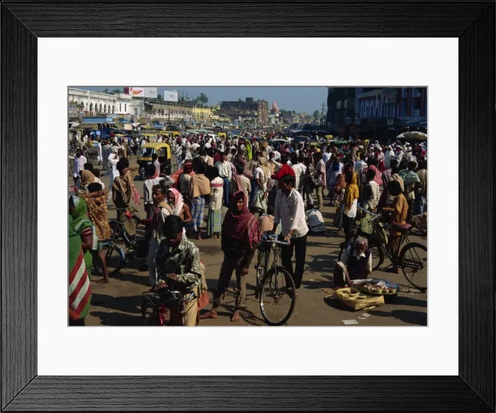 Framed Print : Crowds of pilgrims gather outside Jagannath Temple Framed Print : Crowds of pilgrims gather outside Jagannath Temple