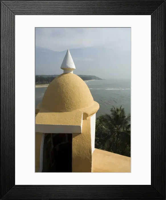 Framed Print : View of the sea to the right Framed Print : View of the sea to the right