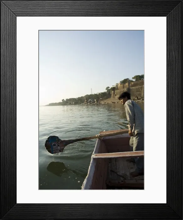 Framed Print : Shiva Hindu temple and Ahilya Fort Complex on banks Framed Print : Shiva Hindu temple and Ahilya Fort Complex on banks
