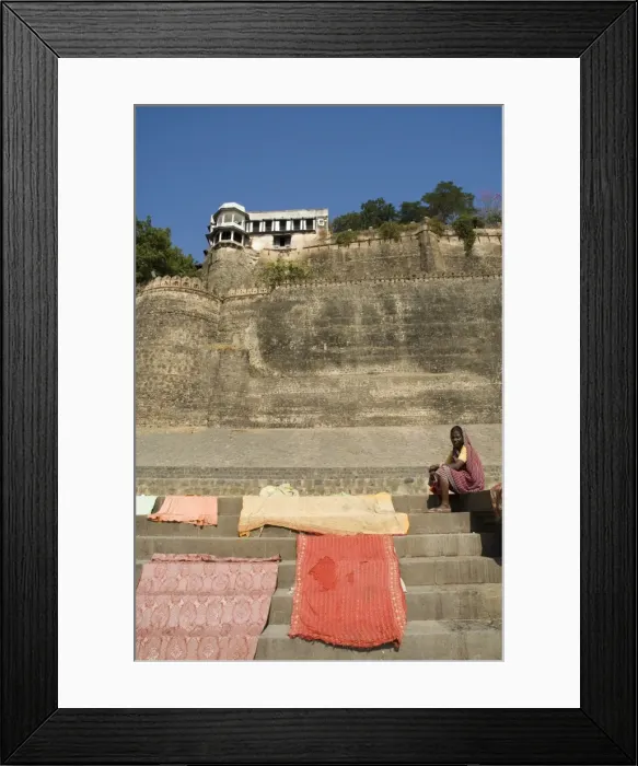 Framed Print : Drying washing with Ahilya Fort behind Framed Print : Drying washing with Ahilya Fort behind