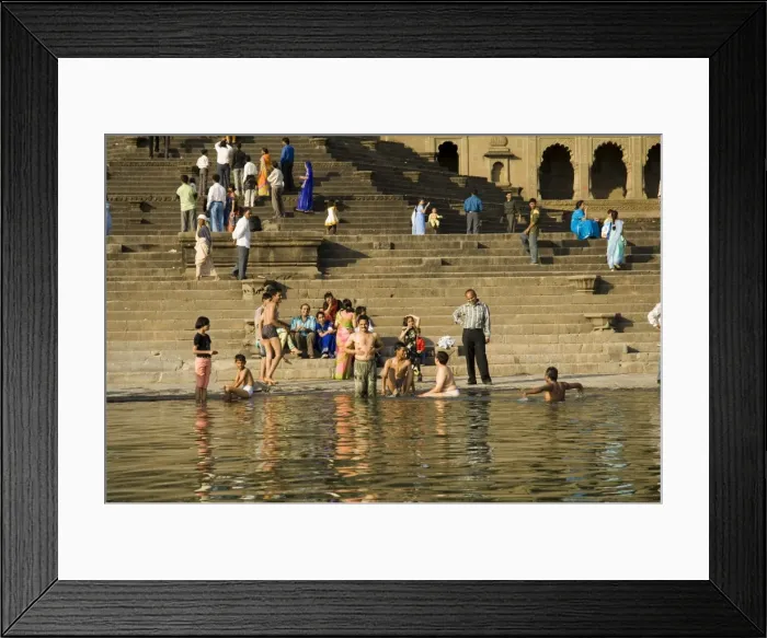Framed Print : Ghats on the Narmada River at the Ahilya Fort and temple complex Framed Print : Ghats on the Narmada River at the Ahilya Fort and temple complex