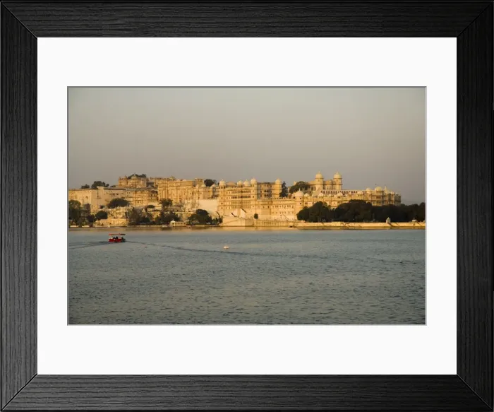 Framed Print : View of the City Palace and Shiv Niwas Palace from Lake Pichola Framed Print : View of the City Palace and Shiv Niwas Palace from Lake Pichola