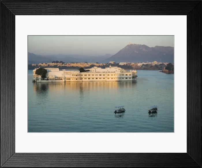 Framed Print : The Lake Palace hotel on Lake Pichola Framed Print : The Lake Palace hotel on Lake Pichola