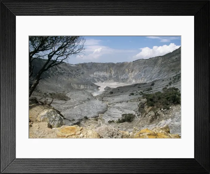 Framed Print : Kawah Tatu (Queen Crater) Framed Print : Kawah Tatu (Queen Crater)