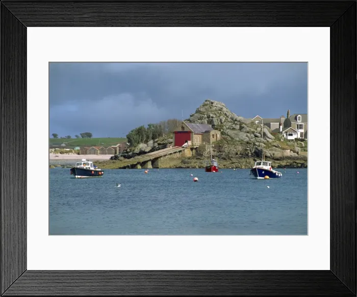 Framed Print : Hugh Town, St Framed Print : Hugh Town, St