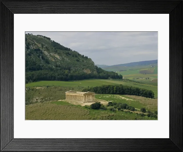 Framed Print : Doric Temple of Segesta dating from 430 BC Framed Print : Doric Temple of Segesta dating from 430 BC