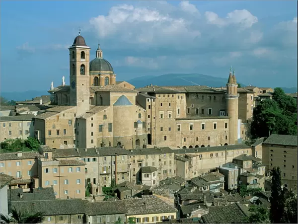 View from the north of the old centre of Urbino with