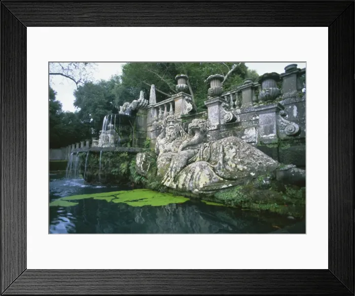 Framed Print : Fountains in the gardens of the Villa Lante