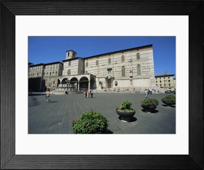 Framed Print : Cathedral and Fontana Maggiore Framed Print : Cathedral and Fontana Maggiore