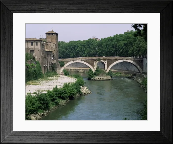 Framed Print : Ponte Quatro Capi (Pons Fabricius) Framed Print : Ponte Quatro Capi (Pons Fabricius)