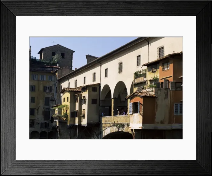 Framed Print : Houses and shops on the Ponte Vecchio Framed Print : Houses and shops on the Ponte Vecchio