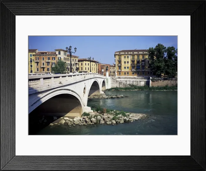 Framed Print : Vittoria Bridge and River Adige Framed Print : Vittoria Bridge and River Adige