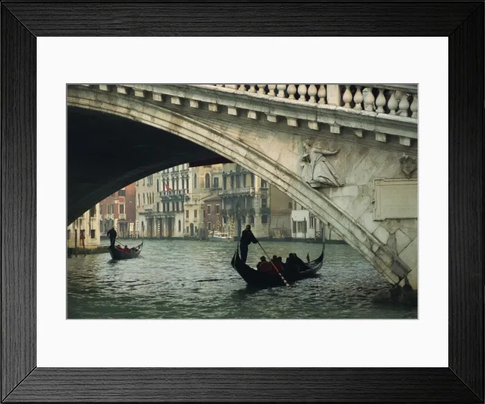 Framed Print : Gondola under the Rialto Bridge on the Grand Canal in Venice Framed Print : Gondola under the Rialto Bridge on the Grand Canal in Venice