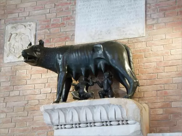 Statue depicting Romulus and Remus and the she-wolf