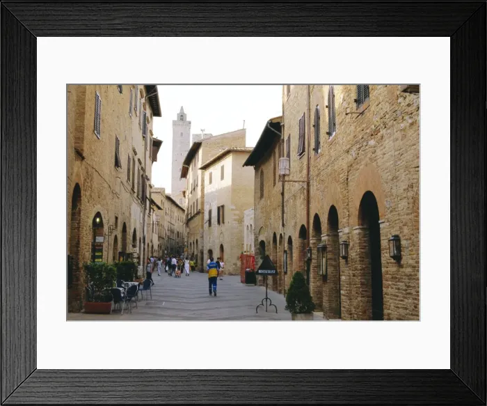 Framed Print : Via San Giovanni Framed Print : Via San Giovanni