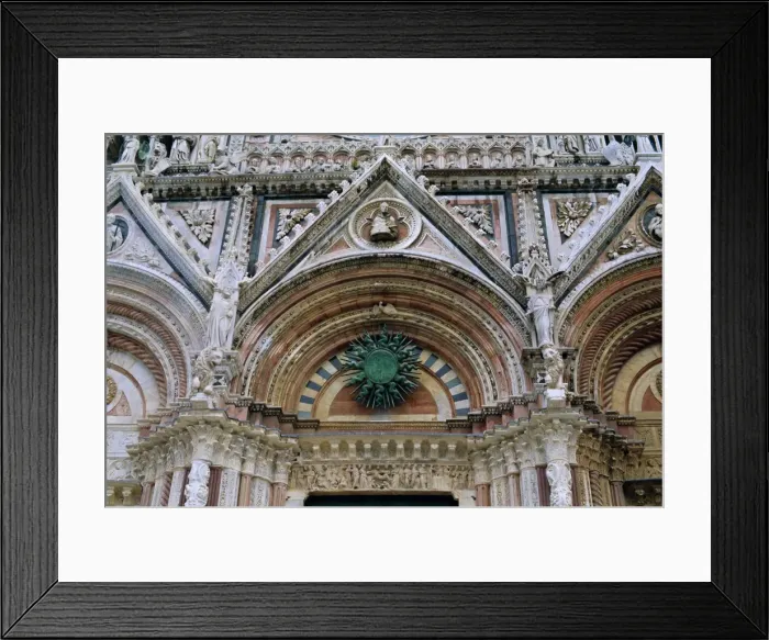 Framed Print : Gothic detail on the facade of the Duomo (Cathedral) Framed Print : Gothic detail on the facade of the Duomo (Cathedral)