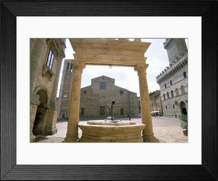 Framed Print : Duomo through wellhead Framed Print : Duomo through wellhead