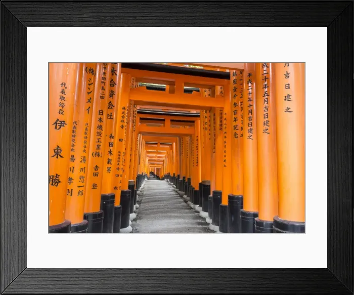 Framed Print : Fushimi Inari Taisha, Shinto shrine, vermilion torii gates line paths in wooded forest Framed Print : Fushimi Inari Taisha, Shinto shrine, vermilion torii gates line paths in wooded forest