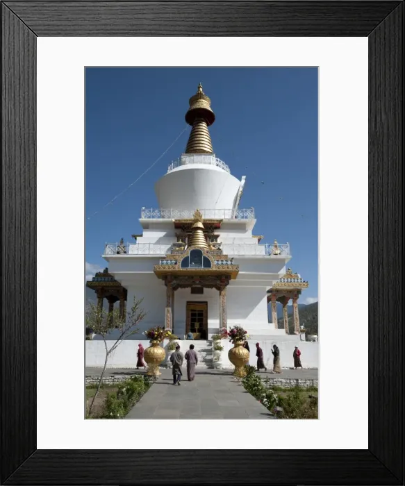 Framed Print : Bhutanese Buddhist devotees visiting the National Memorial Choeten in the morning Framed Print : Bhutanese Buddhist devotees visiting the National Memorial Choeten in the morning