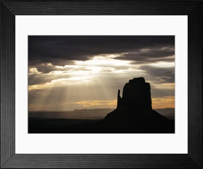 Framed Print : Monument Valley Navajo Tribal Park at dawn, Utah, United States of America, North America Framed Print : Monument Valley Navajo Tribal Park at dawn, Utah, United States of America, North America