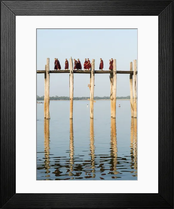 Framed Print : Monks crossing the U Bien bridge across Taungthaman Lake, Amarapura, Mandalay, Myanmar (Burma) Framed Print : Monks crossing the U Bien bridge across Taungthaman Lake, Amarapura, Mandalay, Myanmar (Burma)