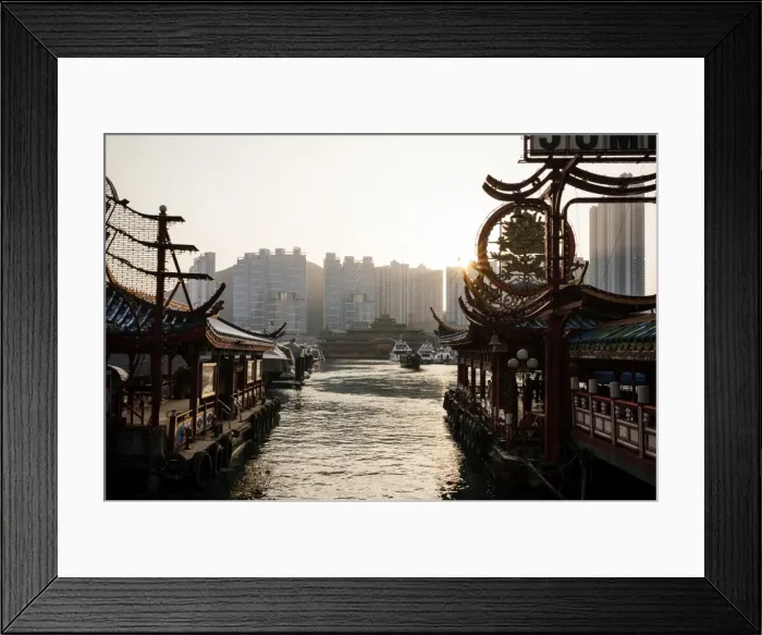 Framed Print : Aberdeen Harbour at sunset, Hong Kong Island, China, Asia Framed Print : Aberdeen Harbour at sunset, Hong Kong Island, China, Asia