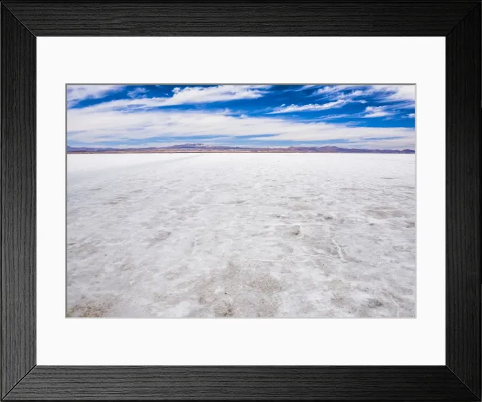 Framed Print : Uyuni Salt Flats (Salar de Uyuni), Uyuni, Bolivia, South America Framed Print : Uyuni Salt Flats (Salar de Uyuni), Uyuni, Bolivia, South America