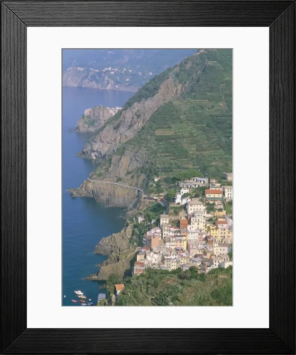 Framed Print : View over village of Riomaggiore Framed Print : View over village of Riomaggiore
