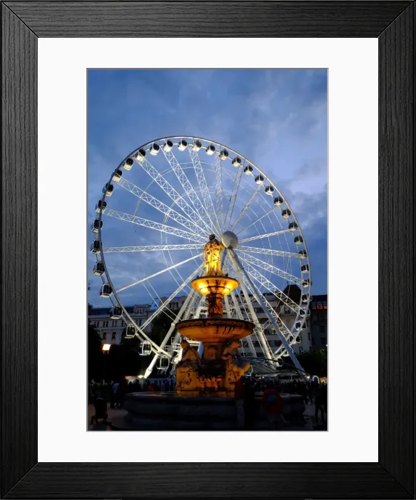 Framed Print : Ferris wheel and the fountain at Erzsebet Square, Budapest, Hungary, Europe Framed Print : Ferris wheel and the fountain at Erzsebet Square, Budapest, Hungary, Europe